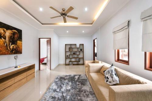 5 Reviews Huge Savings Best Locale In Seminyak - image 4