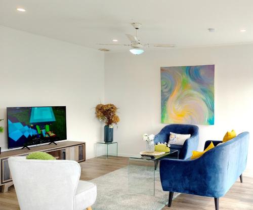 Cozy 3-Bed Home with Backyard near LynnMall, Auckland