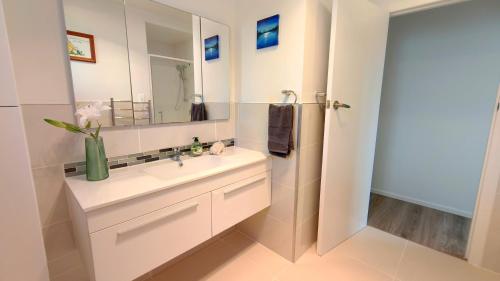 Cozy 3-Bed Home with Backyard near LynnMall, Auckland (Foto 9)