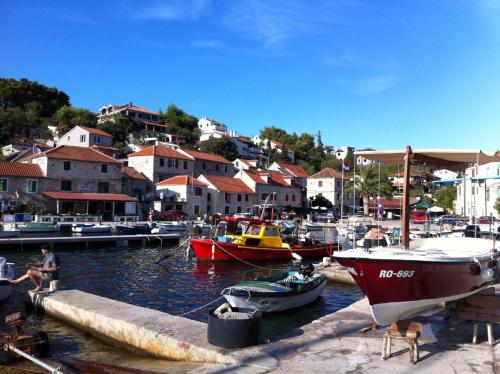 Holiday home Voga Over view