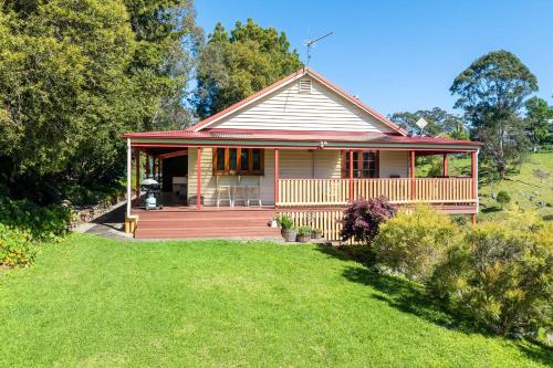 Kert, Serene Farm Stay, Modern 3BD, Central Tilba near Mystery Bay! Pets OK in Central Tilba