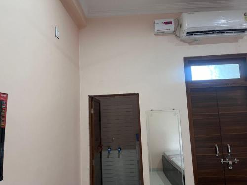 MOON STAR HOTEl in Ratan Lal Nagar