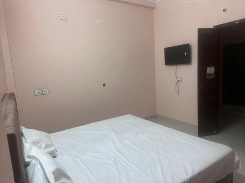 MOON STAR HOTEl in Ratan Lal Nagar