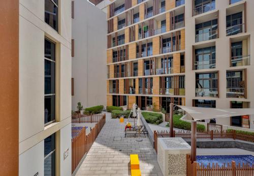 Allsopp & Allsopp - 2-Bedroom Apartment in Dubai Wharf Tower Al Jaddaf - image 3