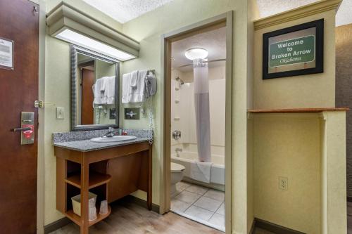Econo Lodge Broken Arrow-Tulsa in Broken Arrow, USA