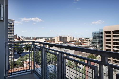 Hampton Inn and Suites Austin University Capitol - image 3