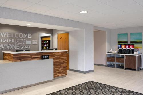 Hampton Inn & Suites Wilkes-Barre - image 4