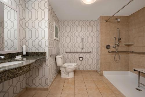 Hampton Inn & Suites Wilkes-Barre - image 10