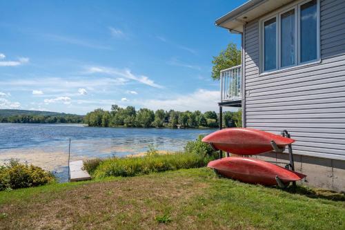Spa & Lake Access - Le Chic Shack des 3 lacs in 亞斯比斯圖斯 (QC)
