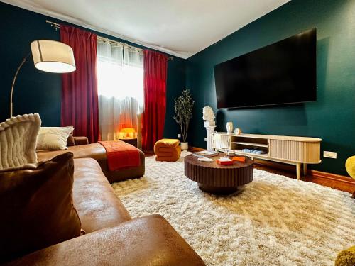Family Fun Escape: With 2 Free Parking Spaces in Chicago, USA