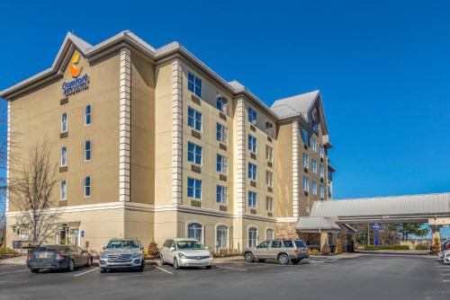 Comfort Inn & Suites near Six Flags in Lithia Springs, USA