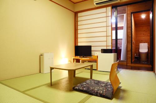 room detail thumbnail 0