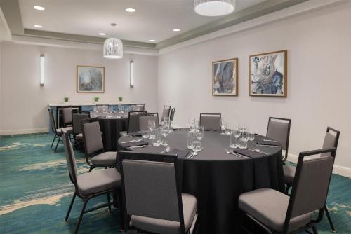 Embassy Suites San Marcos Hotel Spa & Conference Center - image 3