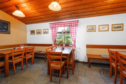 Restorāns, Penzion pod Ještědem (Penzion pod Jestedem) in Svetla pod Jestedem