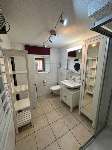 Fürdőszoba, Bavegna in Riom-Parsonz