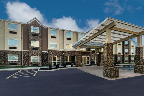 La Quinta by Wyndham Collinsville - St. Louis - image 11