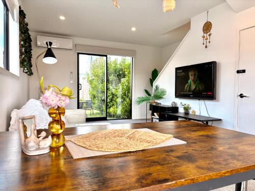 Near Stadium and railway station 3 beds 1 bath townhouse with Car Park onsite – khách sạn tại Addington