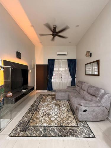 Huwayna Private Pool Homestay M U S L I M sahaja