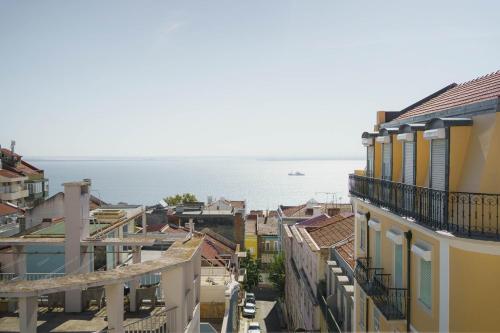GuestReady - Captain's residence 3D near Alfama, Лиссабон (фото 2)