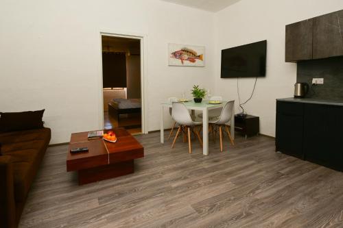 New Valletta 1 bedroom city centre apartment with Terrace and Views, Valletta (zdjęcie 3)