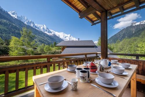 Chalet de l'aiguille with view on Mont Blanc in Les Gaudenays