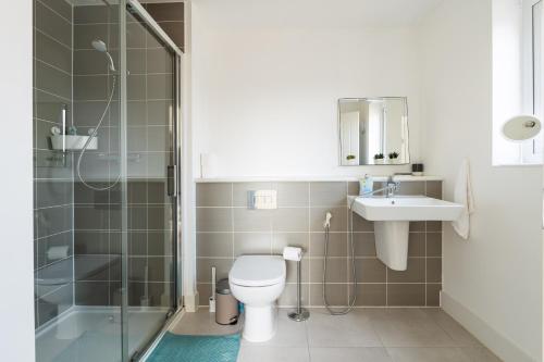 4-bedroom New House Near City Centre, Manchester (photo 10)