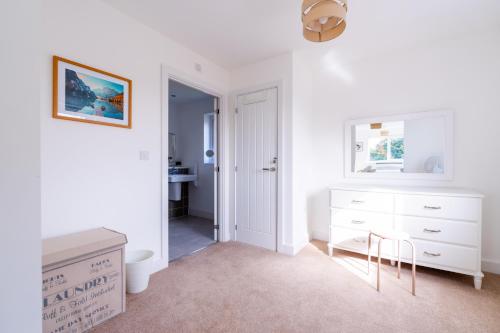 4-bedroom New House Near City Centre, Manchester (photo 9)