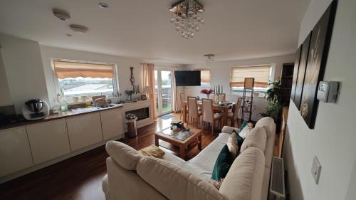 2 bedrooms, 3 beds