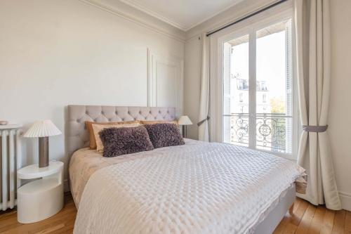 Luxury Flat Eiffel View 3BR 7 Guests - image 8