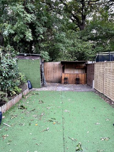 3 Bedroom House with Parking in West Byfleet