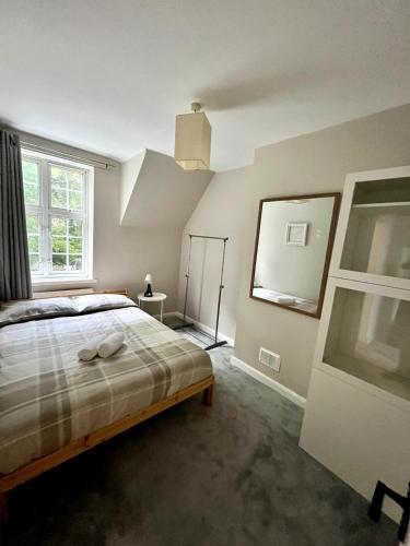 3 Bedroom House with Parking in West Byfleet