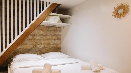 Small house near the EIFFEL TOWER ! - image 5