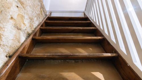 Small house near the EIFFEL TOWER ! - image 7