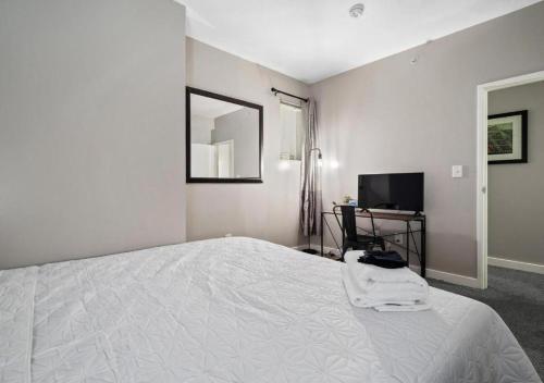 CLE 2BDR with Comfort & Conveniences Inside & Out, Cleveland (foto 5)