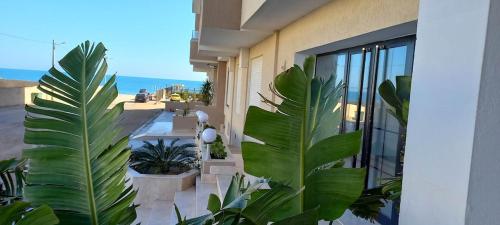 chott meriem avec terrasse sur la mer in Chatt Mariem