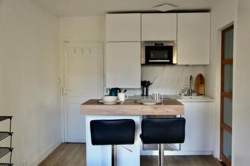 Bright studio apartment in Montmartre - image 5