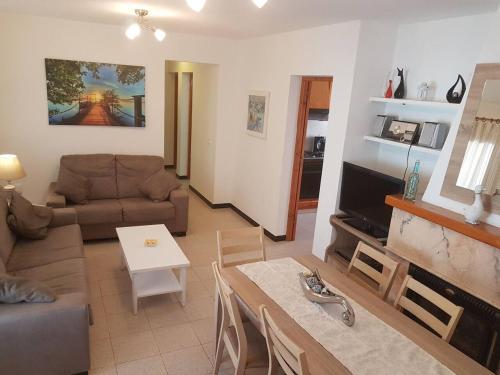 Villa familiar con piscina privada en Calan Blanes - image 5