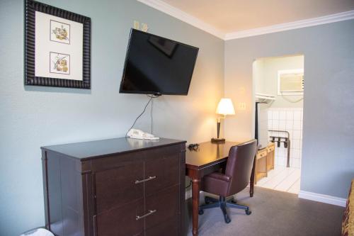 Sahara Motel Room Type - Queen Room with Two Queen Beds