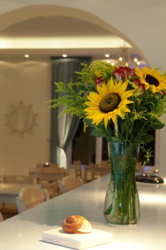 Makis Place - image 7