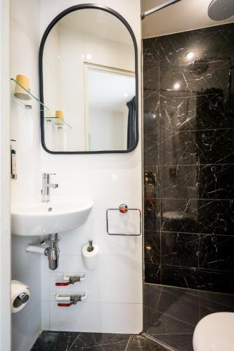 Hôtel Montparnasse Saint Germain - image 7