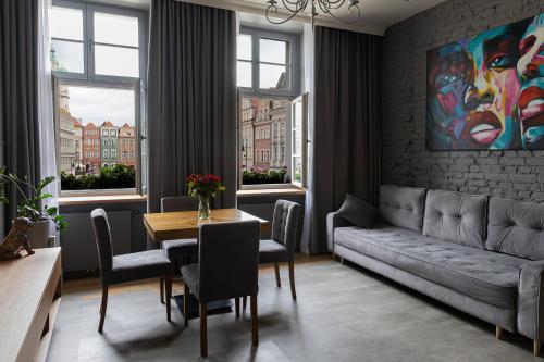 RATUSZOVA Stary Rynek Old Market PREMIUM Apartments & Restaurant AD 1954