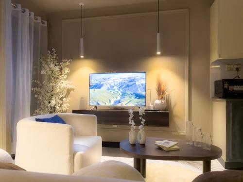 The Marrakesh Suites - Skyline ApartHotel In Bahria Town - image 5