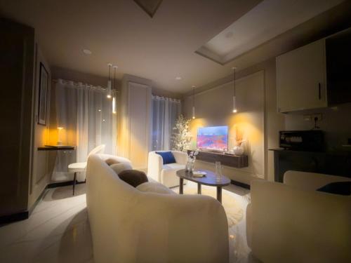 The Marrakesh Suites - Skyline ApartHotel In Bahria Town - image 9