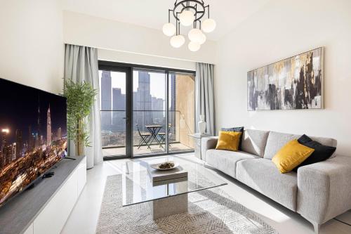 SmartStay at Burj Royale - Full Burj Khalifa View - Brand New Luxury Apartments