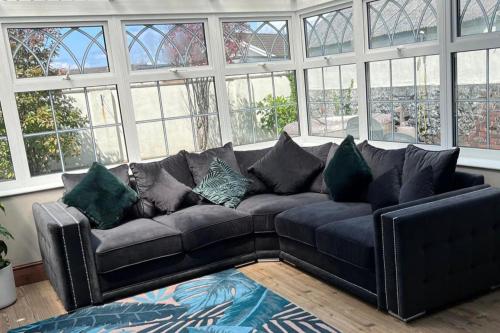 Build your memories hot tub garden sleeps 14 or 16 in Nottage