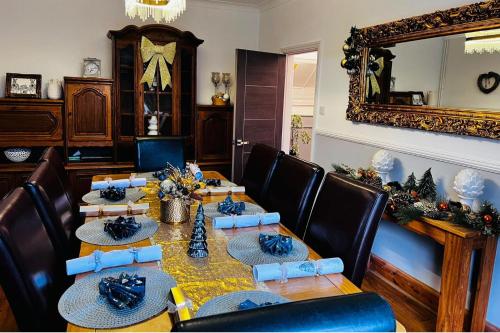 Build your memories hot tub garden sleeps 14 or 16 in Nottage