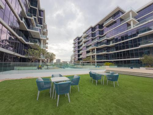 Greenery Haven 2 Bed plus Study in Damac Hills, Dubaï