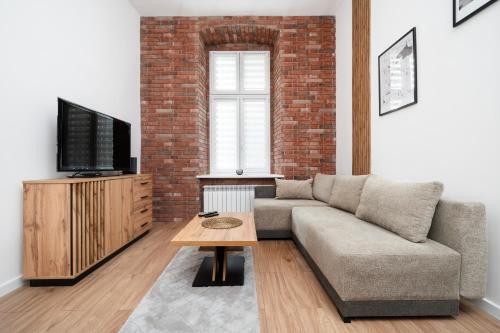 Piotrkowska Luxury Studio with Mezzanine by BookingHost