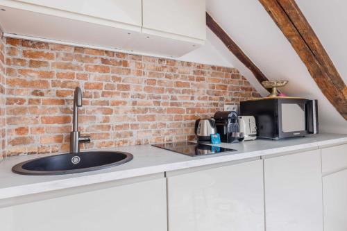 Charming studio - INVALIDES - Mobility lease - image 4