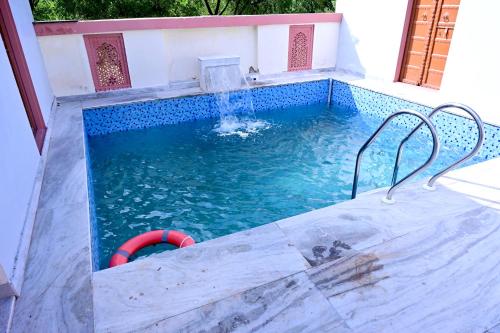 สระว่ายน้ำ, Jaipur Eco Village in กาตา